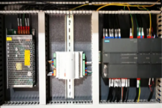 匯辰H7 SMART200系列在水冷螺桿機組中央空調(diào)的應(yīng)用